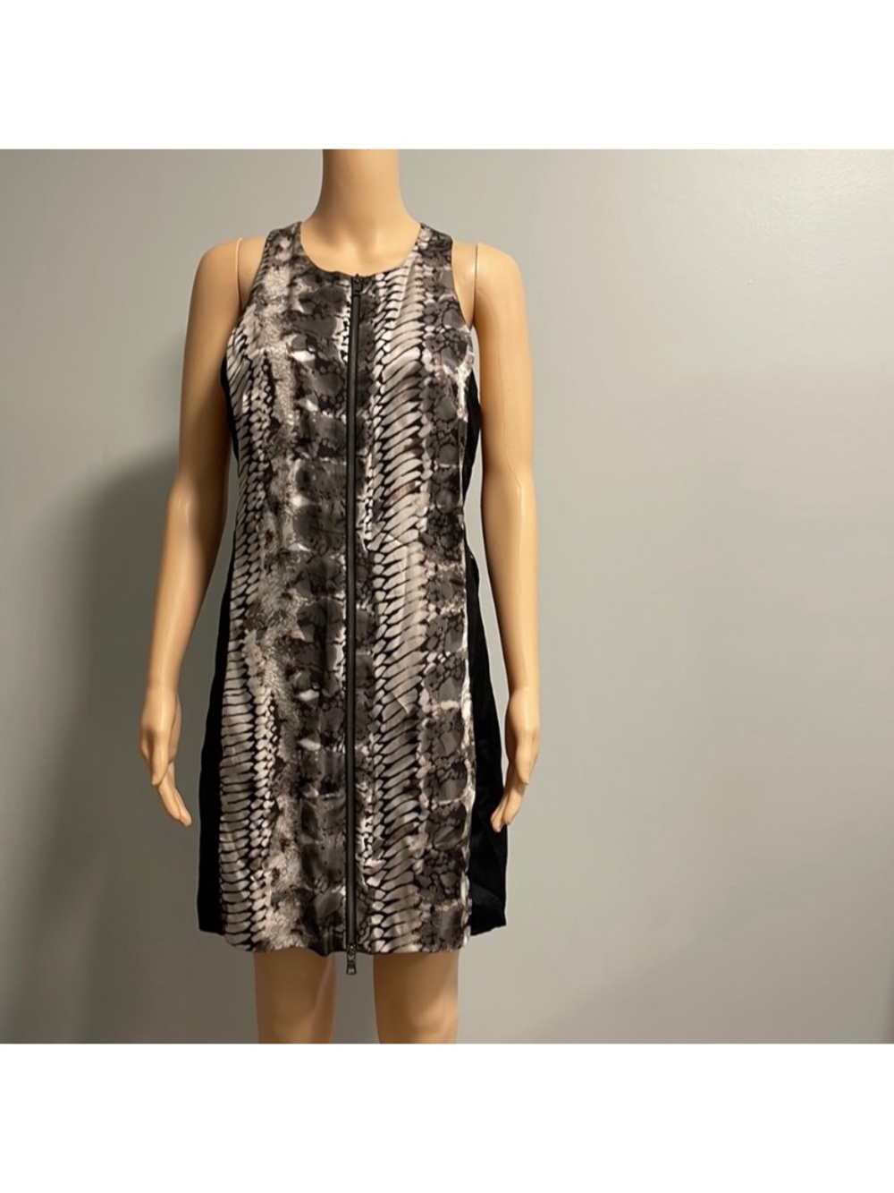 Armani Exchange Sleeveless Black & Gray Printed Zip-Front Shift Dress